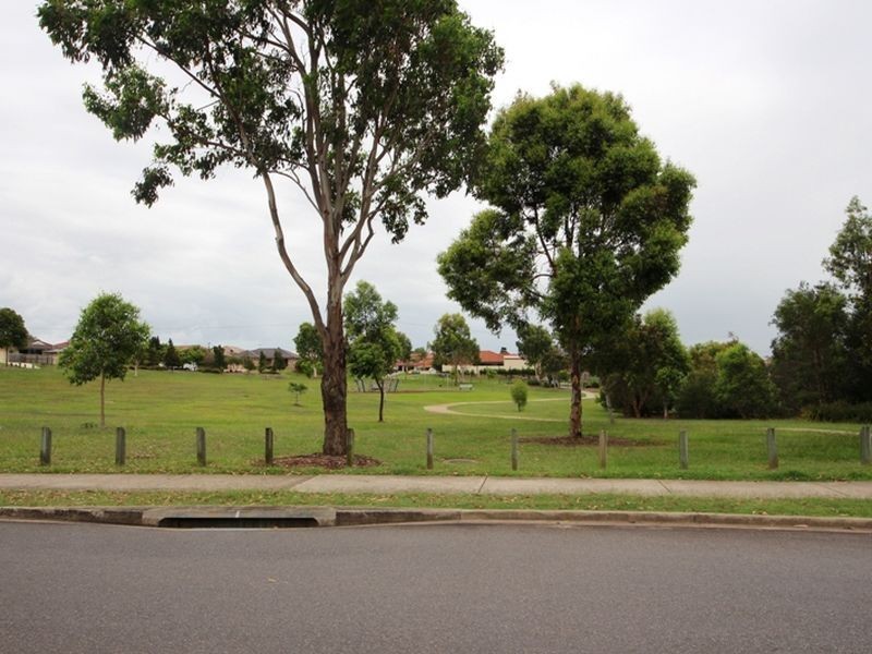 16 Benham Avenue, Kallangur QLD 4503