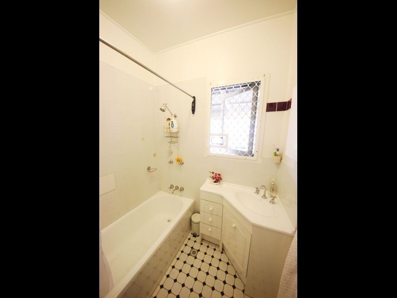 8 Boardman Street, Kallangur QLD 4503