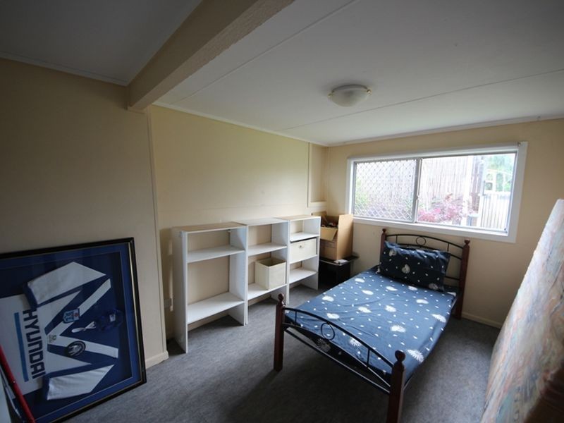 8 Johnson Street, Kallangur QLD 4503