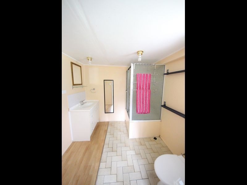 8 Johnson Street, Kallangur QLD 4503