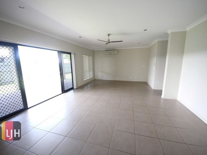 8 Wombat Parade, North Lakes QLD 4509