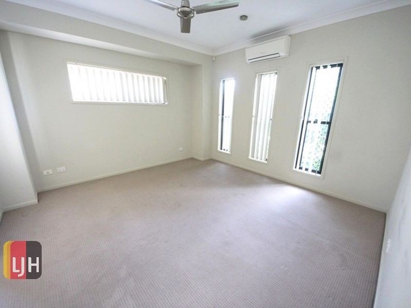 8 Wombat Parade, North Lakes QLD 4509