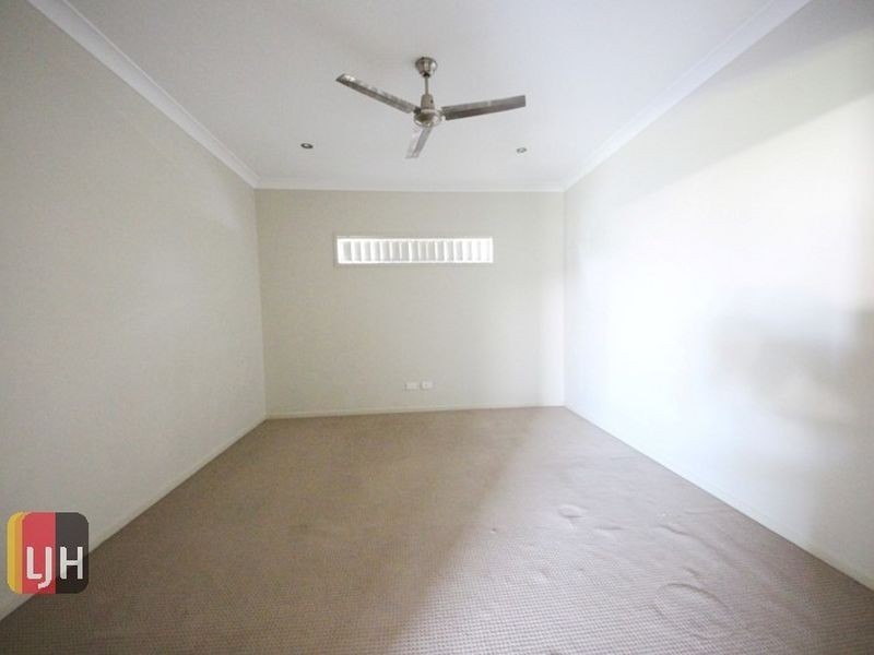 8 Wombat Parade, North Lakes QLD 4509