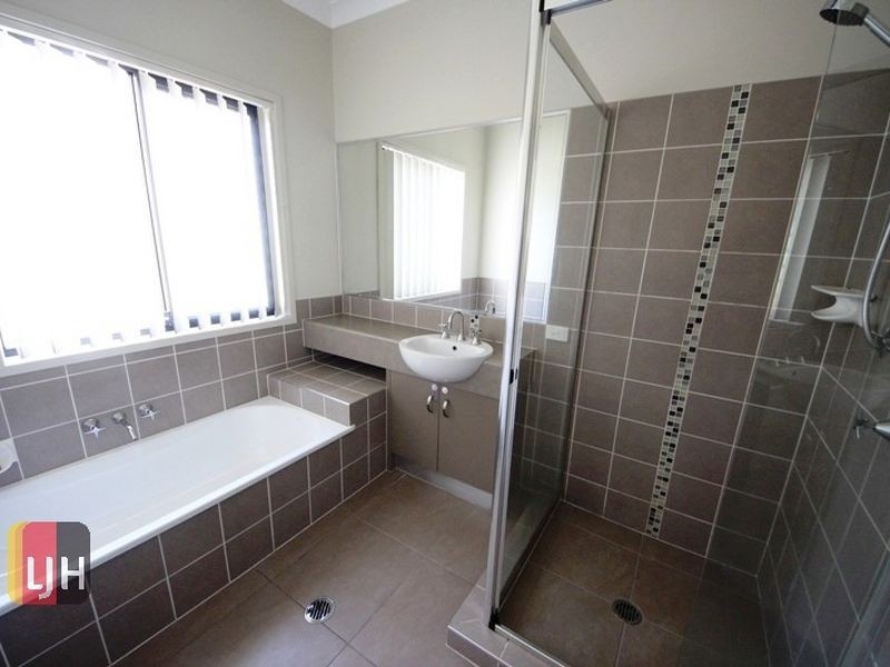 8 Wombat Parade, North Lakes QLD 4509