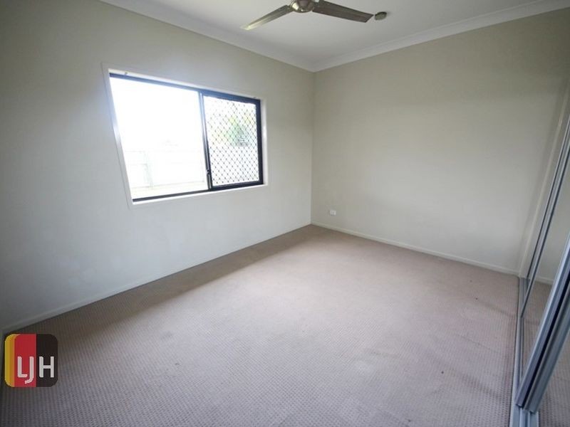 8 Wombat Parade, North Lakes QLD 4509