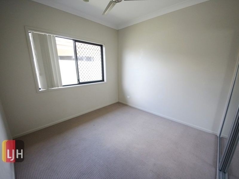 8 Wombat Parade, North Lakes QLD 4509