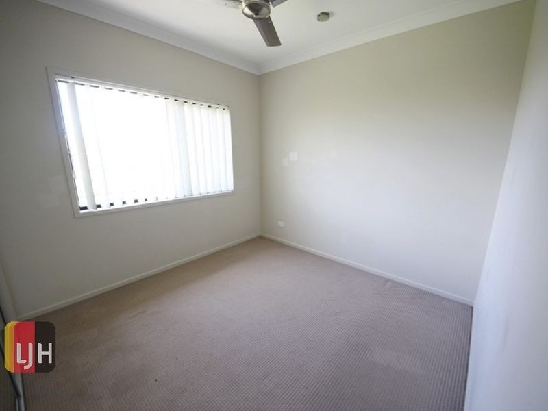 8 Wombat Parade, North Lakes QLD 4509