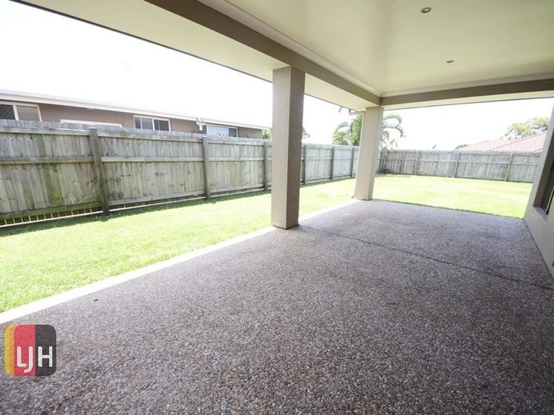 8 Wombat Parade, North Lakes QLD 4509