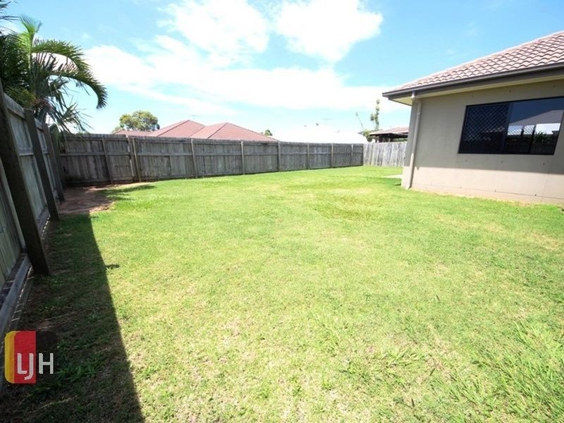 8 Wombat Parade, North Lakes QLD 4509