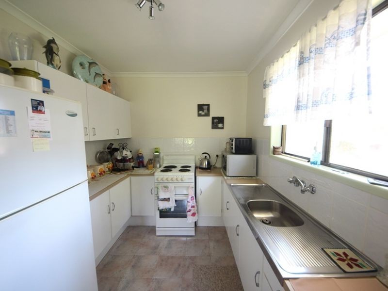 18 Lavercombe Drive, Kallangur QLD 4503