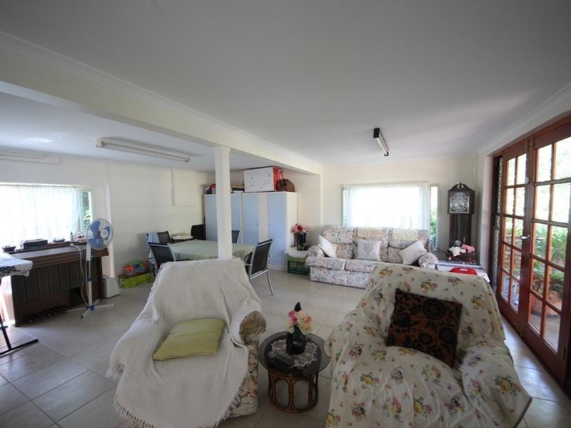 18 Lavercombe Drive, Kallangur QLD 4503