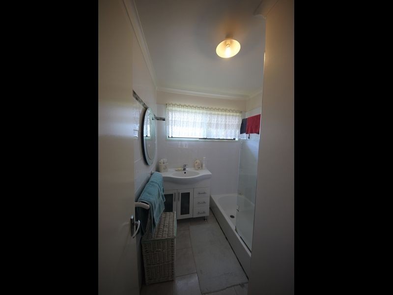 18 Lavercombe Drive, Kallangur QLD 4503