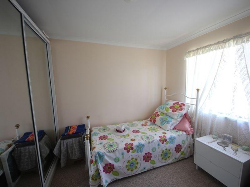 18 Lavercombe Drive, Kallangur QLD 4503