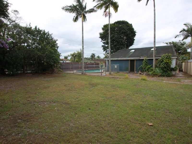 16 Baines Street, Kallangur QLD 4503