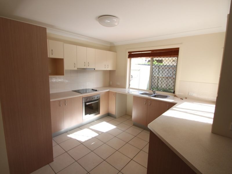 2/11 Ahern Street, Kallangur QLD 4503