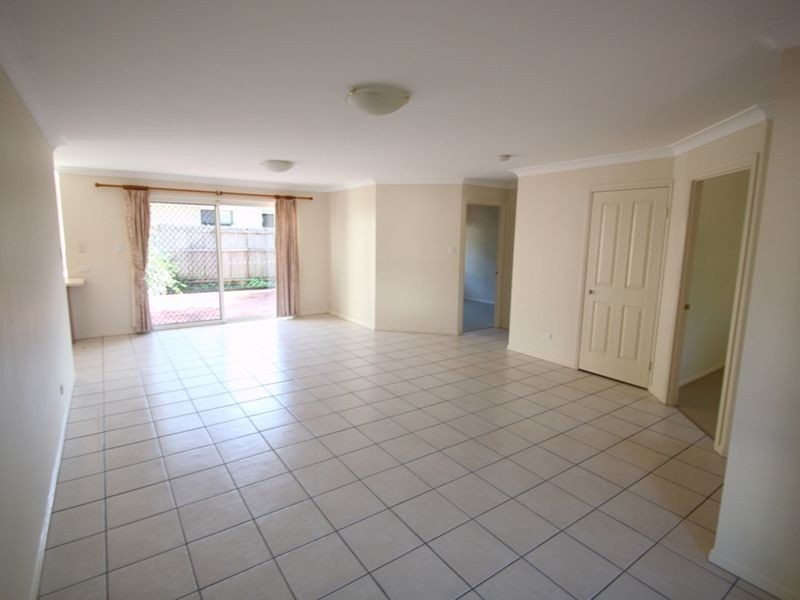 2/11 Ahern Street, Kallangur QLD 4503