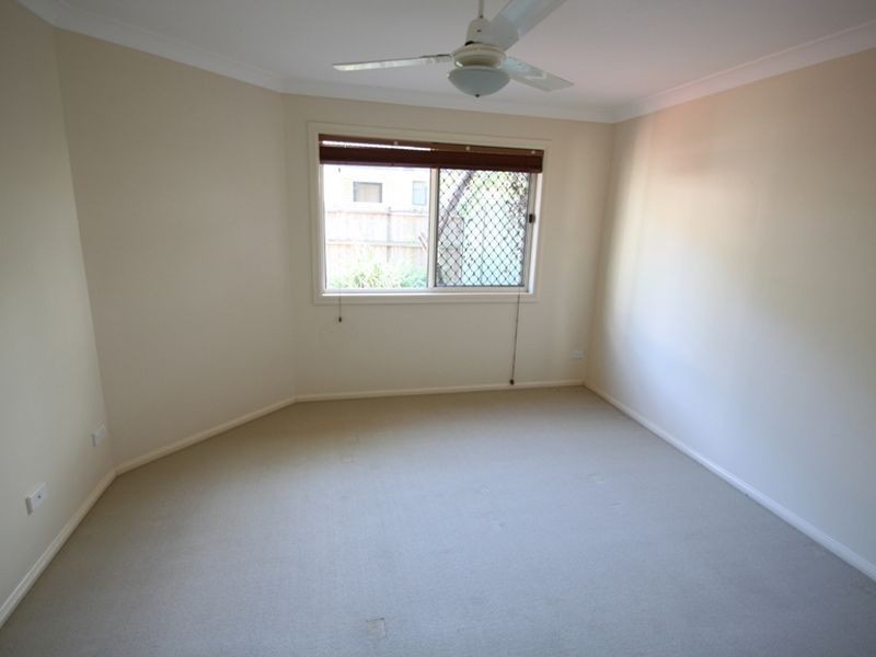 2/11 Ahern Street, Kallangur QLD 4503