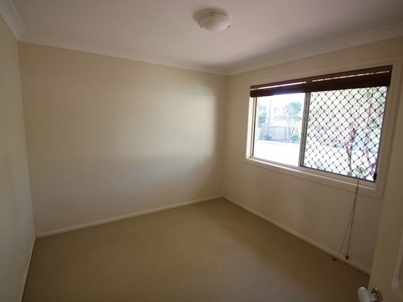 2/11 Ahern Street, Kallangur QLD 4503
