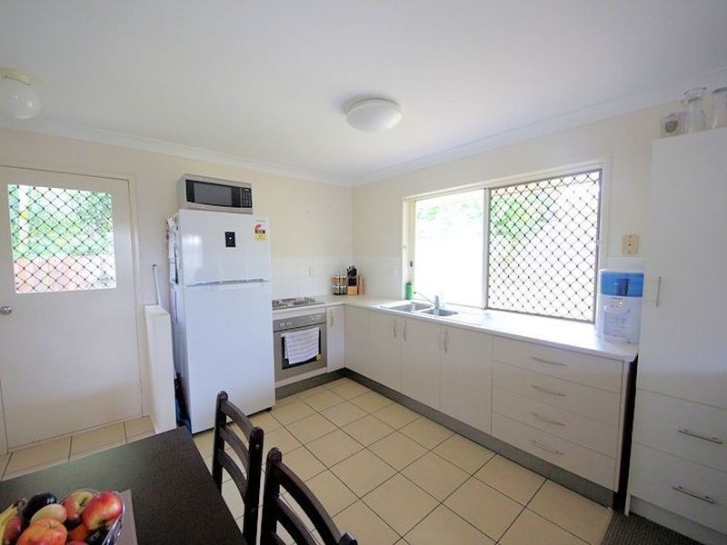 2 Blazey Street, Kallangur QLD 4503