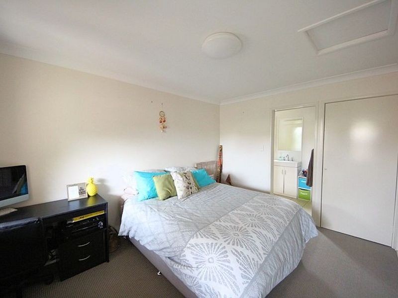 2 Blazey Street, Kallangur QLD 4503