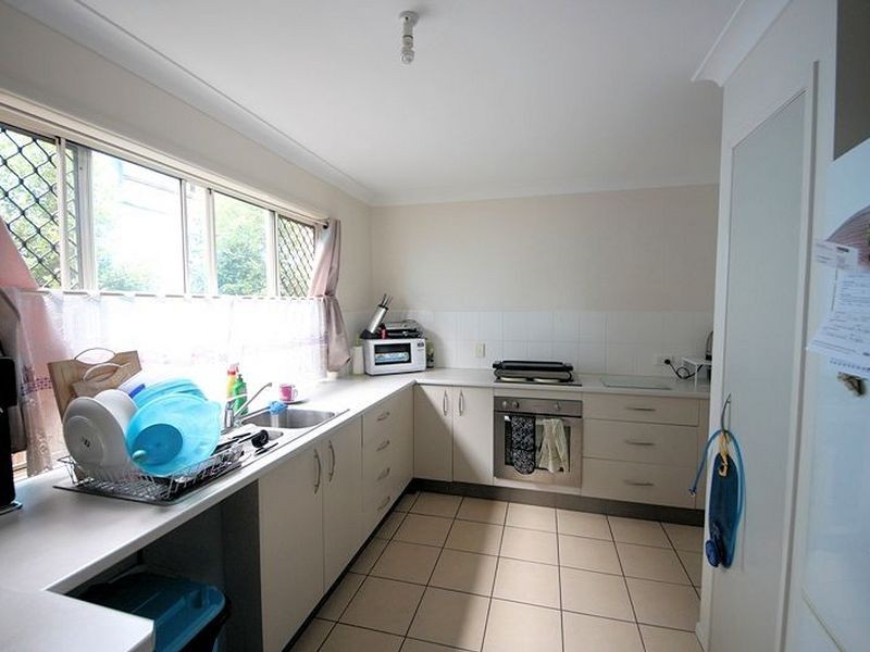 2 Blazey Street, Kallangur QLD 4503