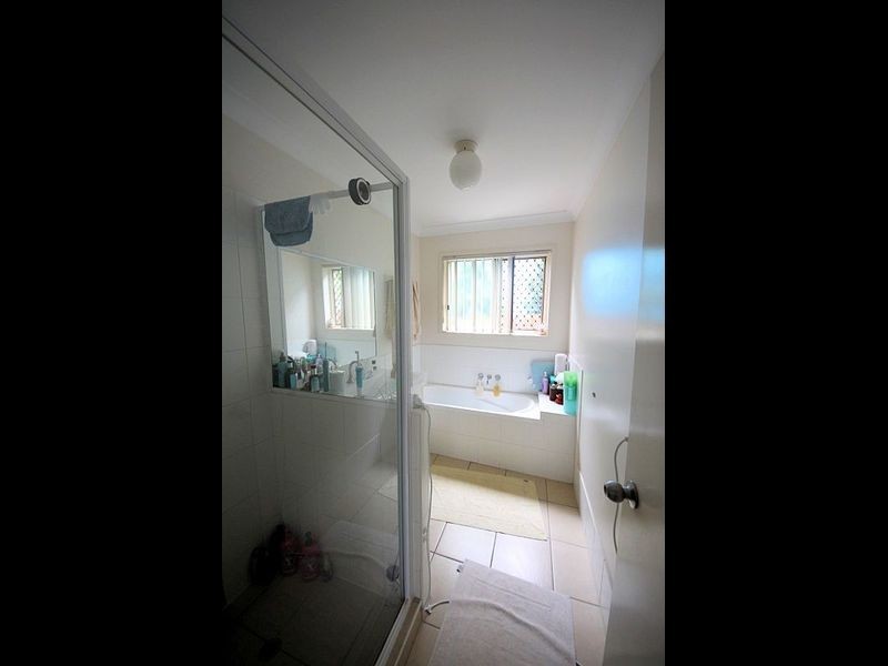 2 Blazey Street, Kallangur QLD 4503