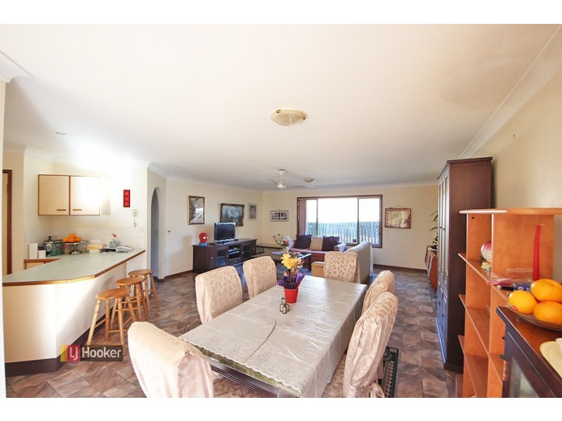 17 Pandanus Court, Kallangur QLD 4503