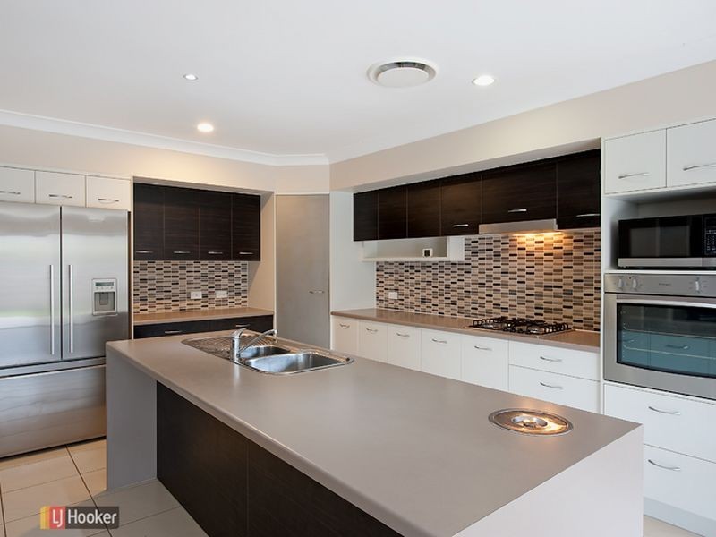 9 Beerwah Parade, Kallangur QLD 4503