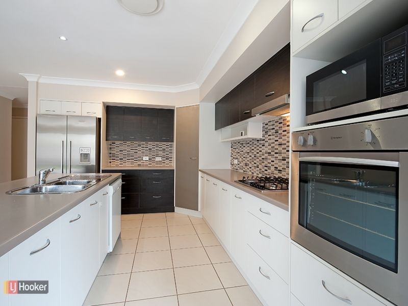 9 Beerwah Parade, Kallangur QLD 4503