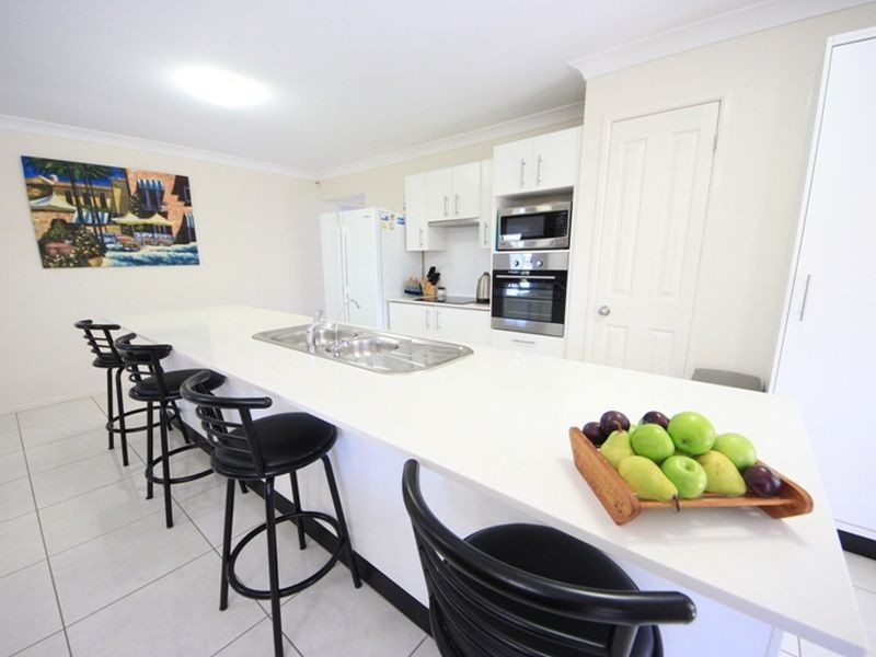 24 Vibrant Court, Dakabin QLD 4503