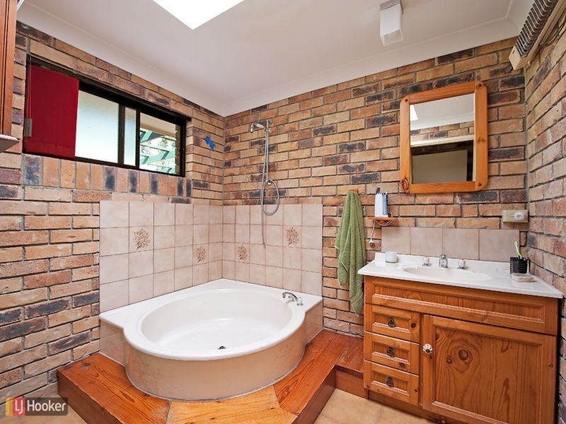 75 Whiteside Road, Whiteside QLD 4503