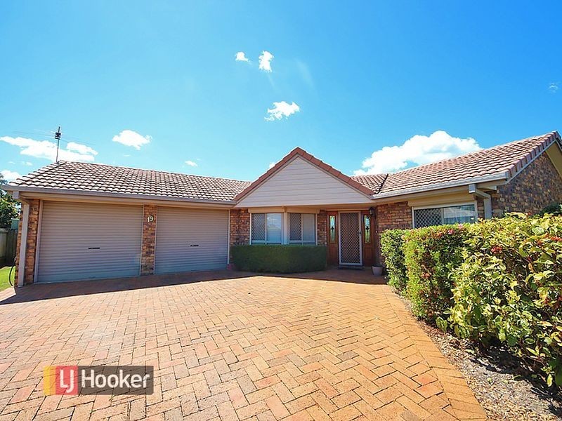 19 Pandanus Court, Kallangur QLD 4503