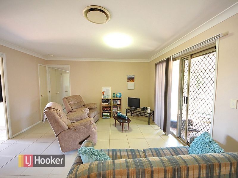 19 Pandanus Court, Kallangur QLD 4503