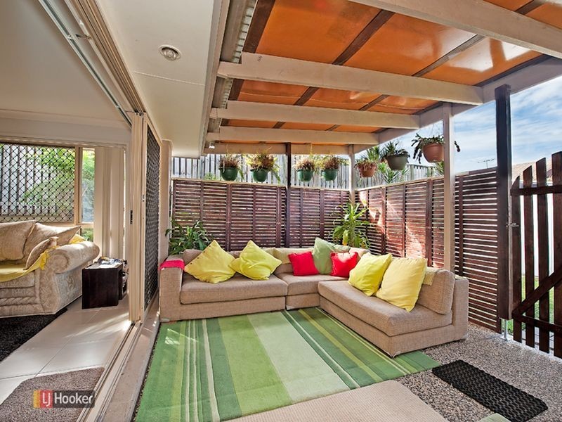 2 Lilly Crescent, Kallangur QLD 4503