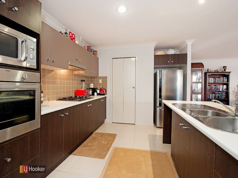 2 Lilly Crescent, Kallangur QLD 4503