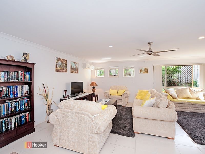 2 Lilly Crescent, Kallangur QLD 4503