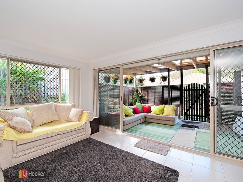 2 Lilly Crescent, Kallangur QLD 4503