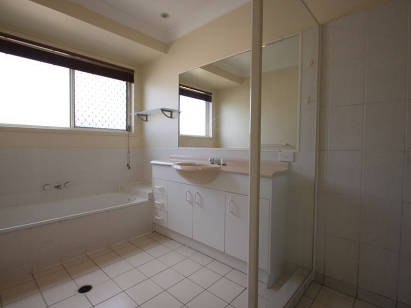 8 Ilinga Place, Kallangur QLD 4503