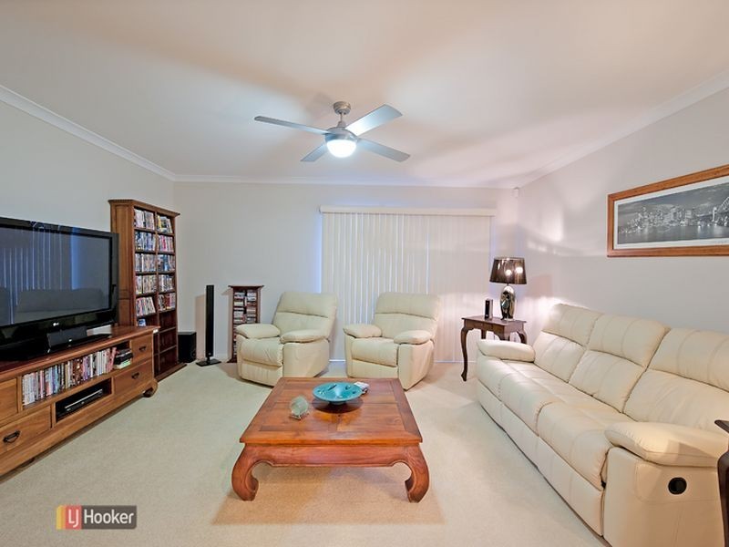 8 Roland Court, Kallangur QLD 4503