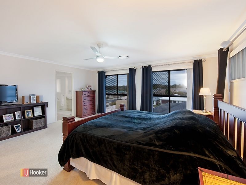 8 Roland Court, Kallangur QLD 4503