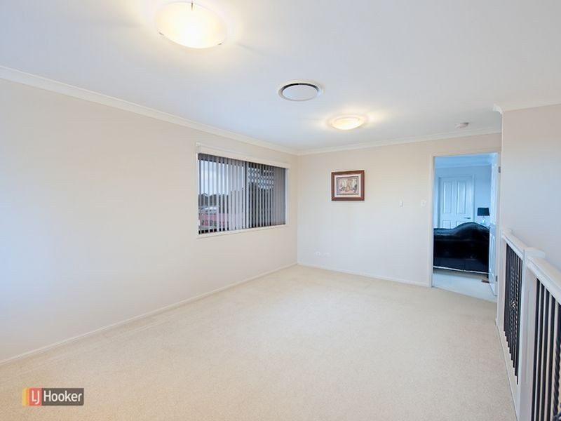 8 Roland Court, Kallangur QLD 4503
