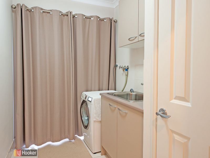 8 Roland Court, Kallangur QLD 4503