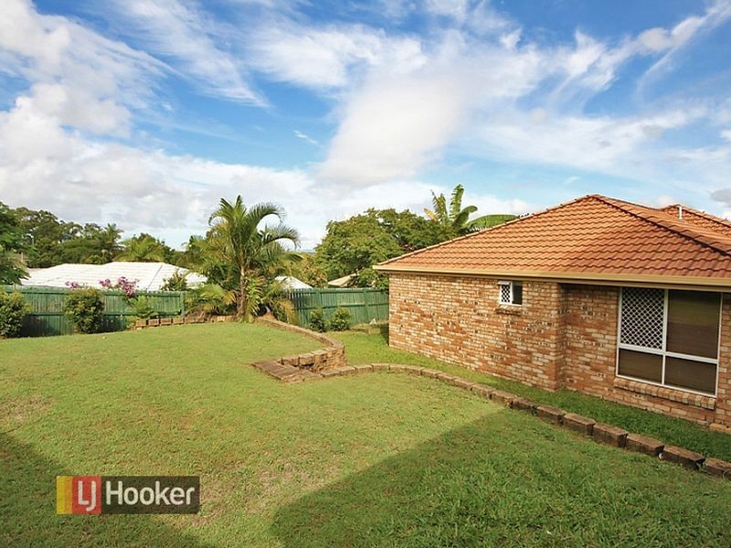 8 Macadam Court, Kallangur QLD 4503