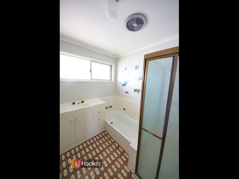 11 Curtis Street, Kallangur QLD 4503