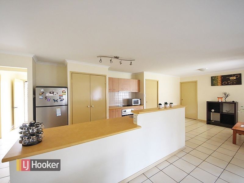 2 Beakey Close, Petrie QLD 4502