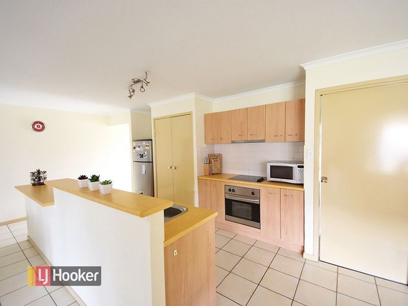 2 Beakey Close, Petrie QLD 4502