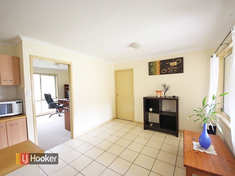 2 Beakey Close, Petrie QLD 4502