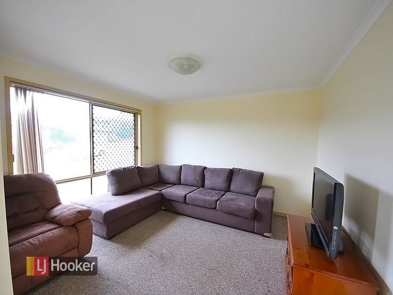 2 Beakey Close, Petrie QLD 4502