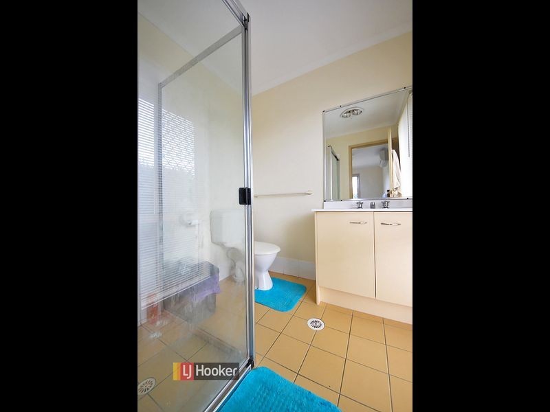 2 Beakey Close, Petrie QLD 4502