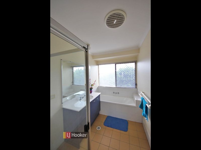 2 Beakey Close, Petrie QLD 4502